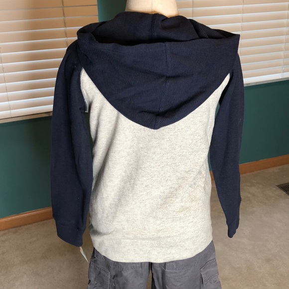 NWT - OshKosh Boys Long Sleeve Hooded Shirt - Picture 2 of 4